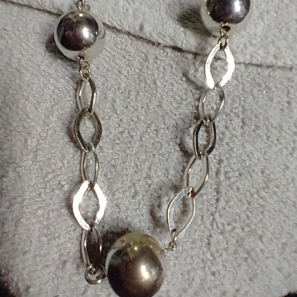 Silvertone chain link Ball bead long runway statement necklace - Picture 4 of 6